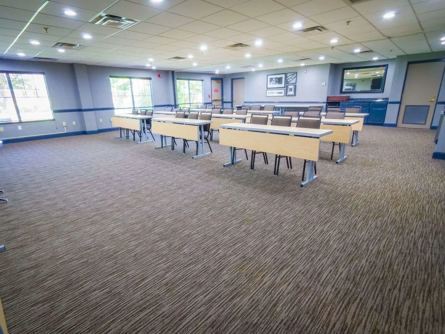 Country Inn & Suites by Radisson, Burlington (Elon), NC