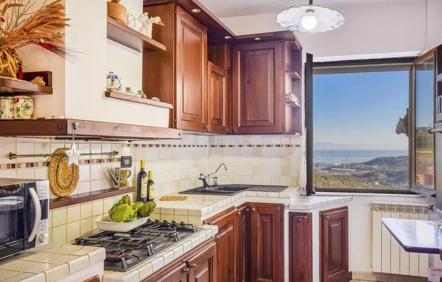 Stunning Home in Vado Ligure With 2 Bedrooms and Wifi