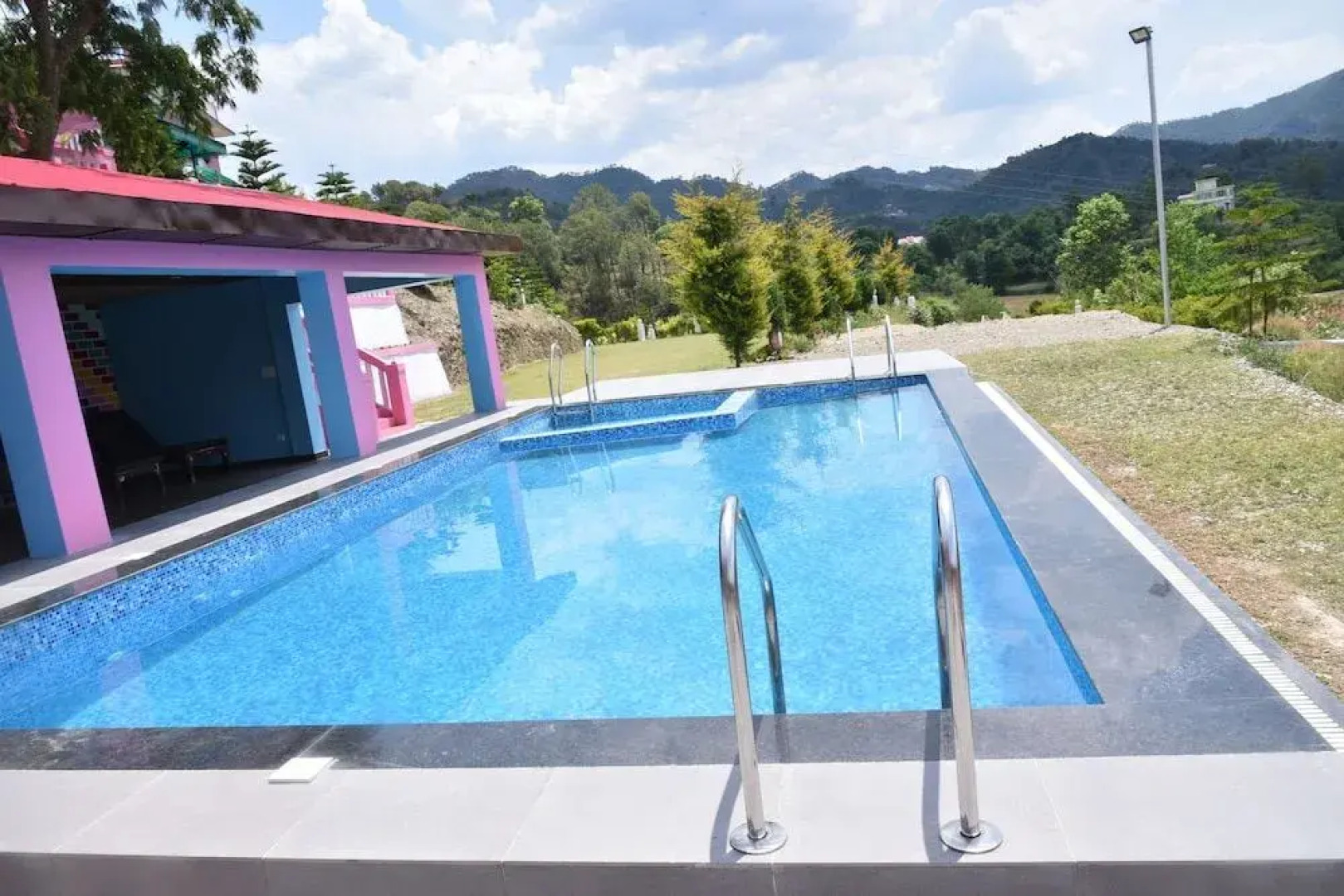 Sunshine Courtyard Resort