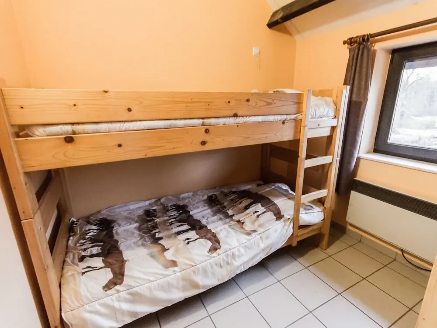 Tidy holiday home with a terrace located in the Ourthedal