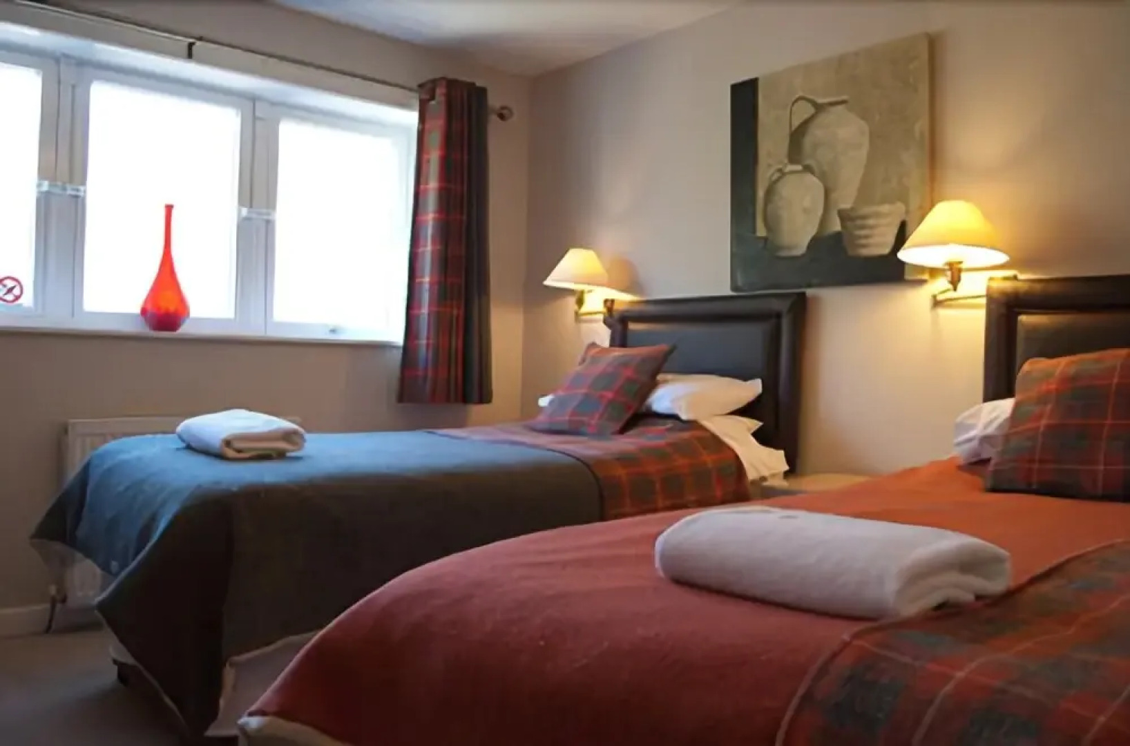 The Bridge Of Lochay Hotel