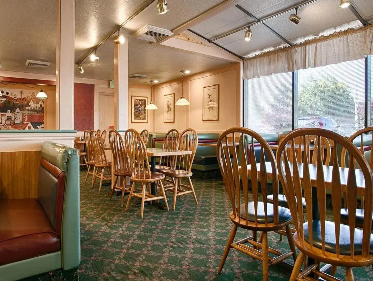 Econo Lodge Inn & Suites Vernal near Dinosaur Monument