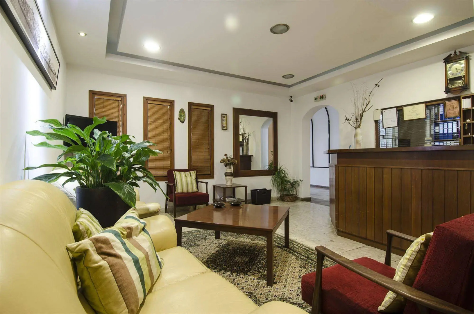 Pigeon Beach Hotel Apartments