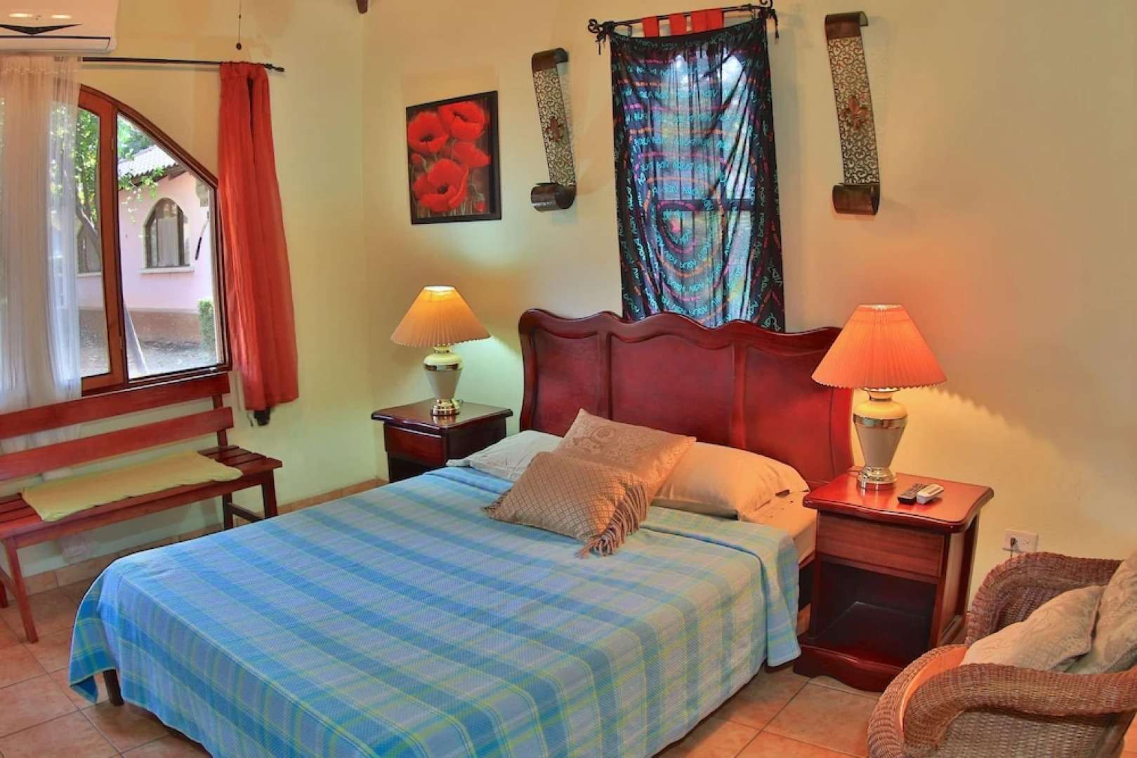 Charming 2 Bdrm Tuscany-style Villa