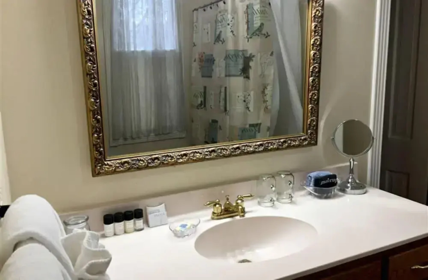 White Oak Manor Bed & Breakfast