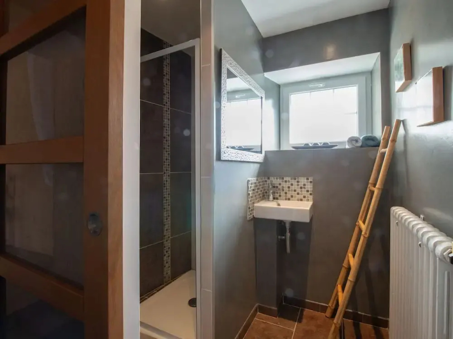 Cosy Holiday Home in Mandeville en Bassin With Garden