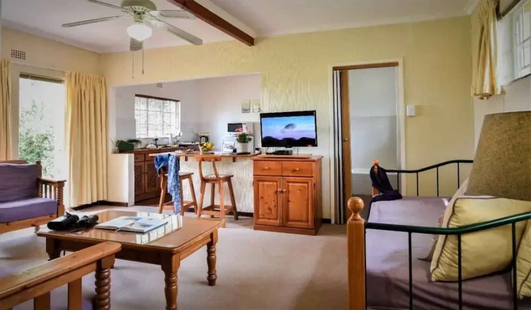 Lavender Tree Spacious Cottage for 2-3 People