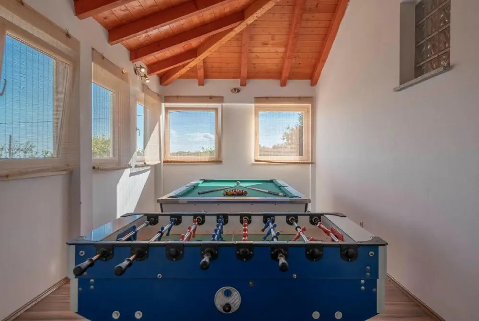 Amazing Home in Peruski With Wifi and 5 Bedrooms