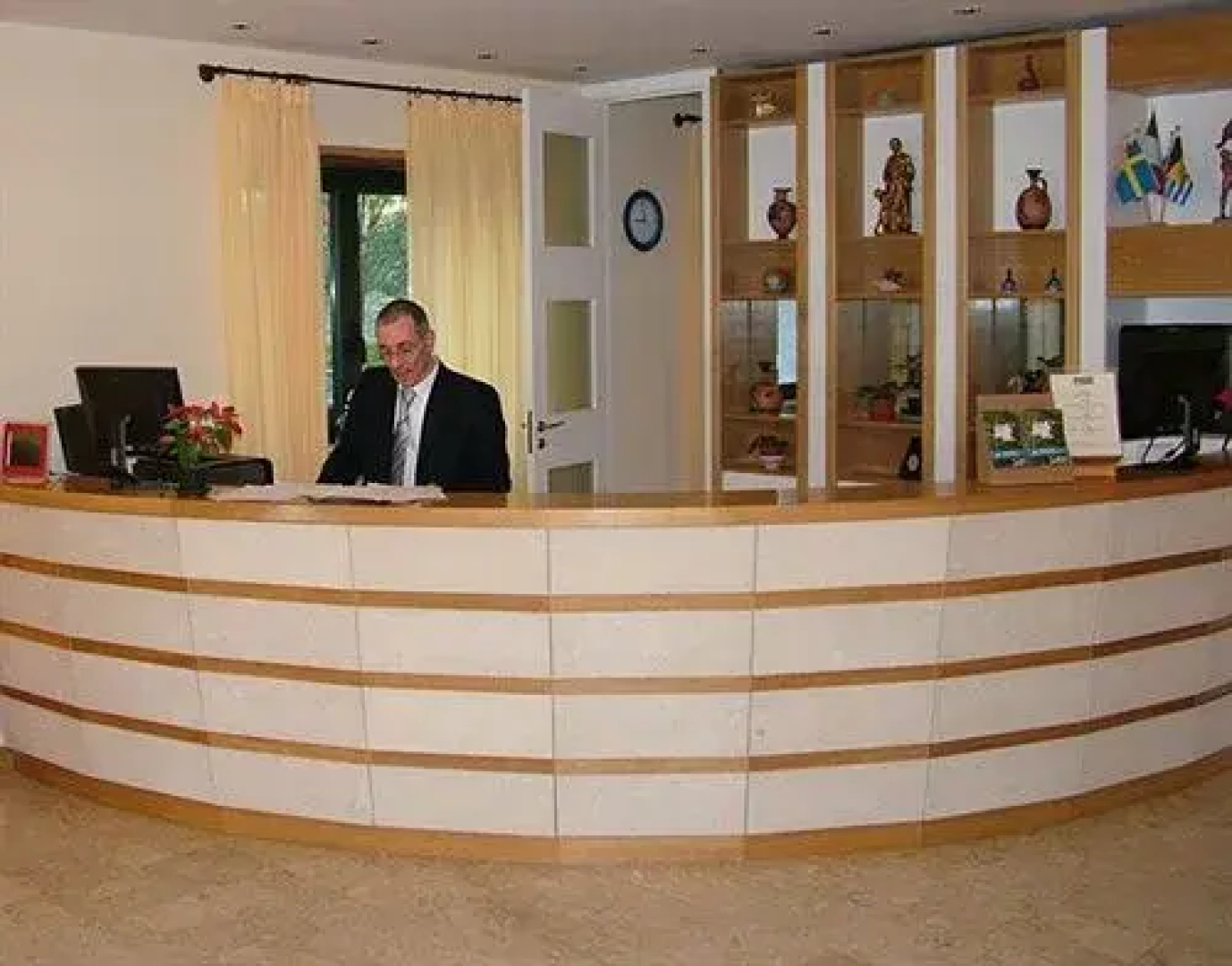 Emmaus Hotel