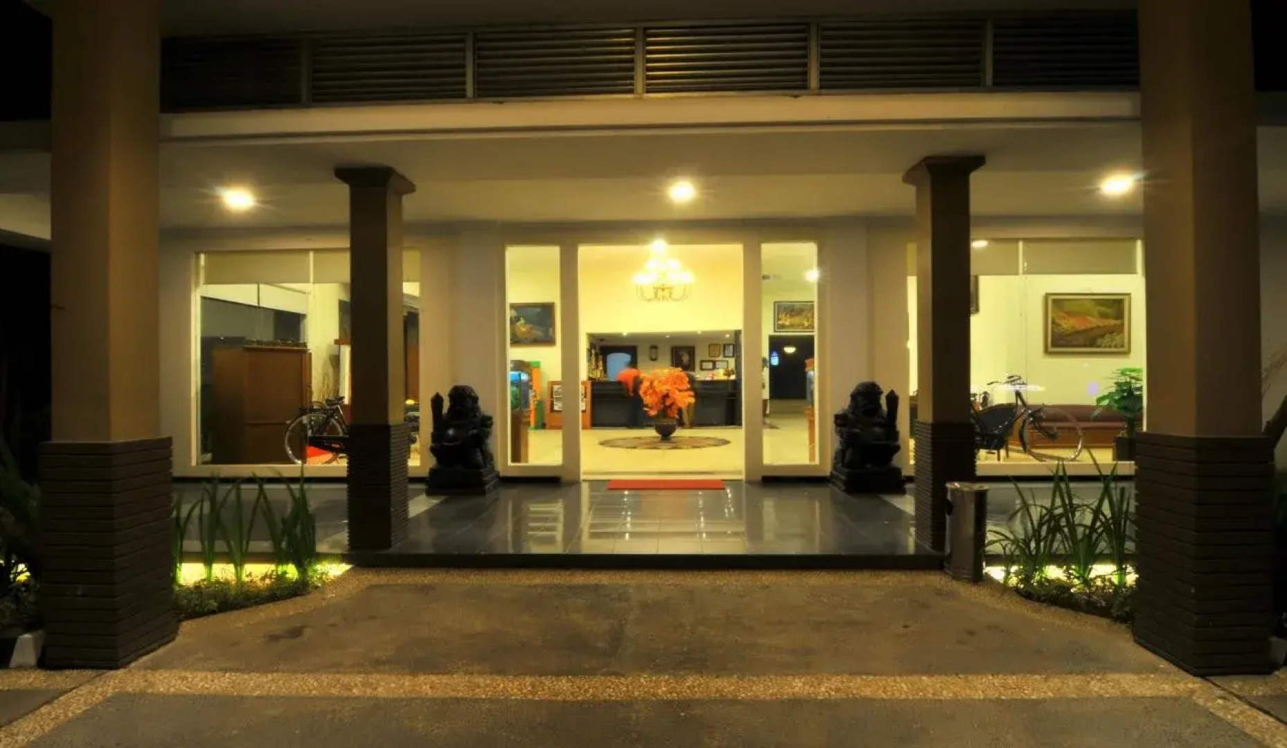 Candisari Hotel & Resto