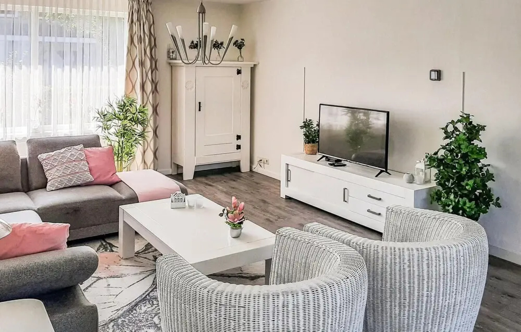 Stunning Home in Zeewolde With 4 Bedrooms, Wifi and Outdoor Swimming Pool