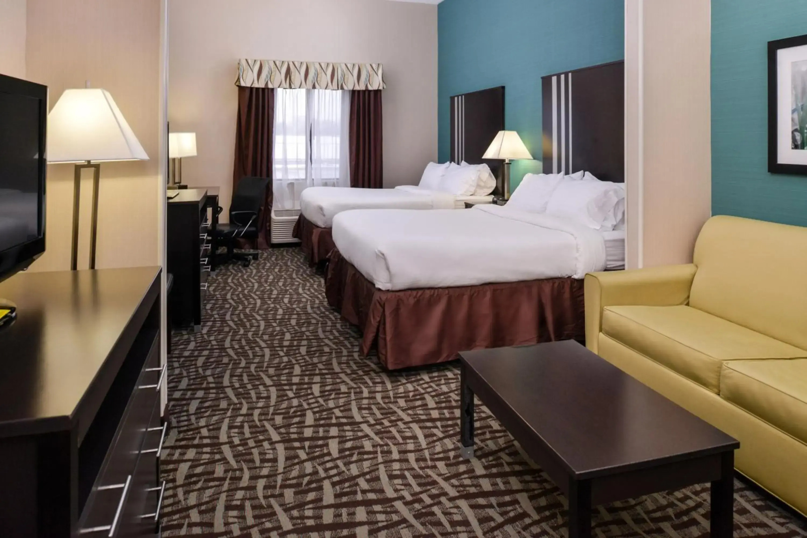 Holiday Inn Express & Suites North Lima by IHG
