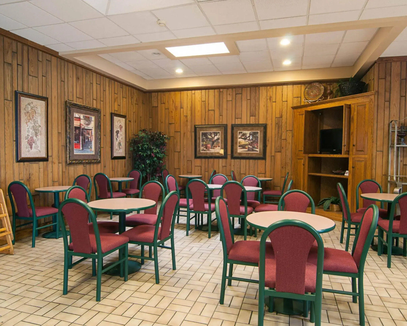 Comfort Inn & Suites near Danville Mall