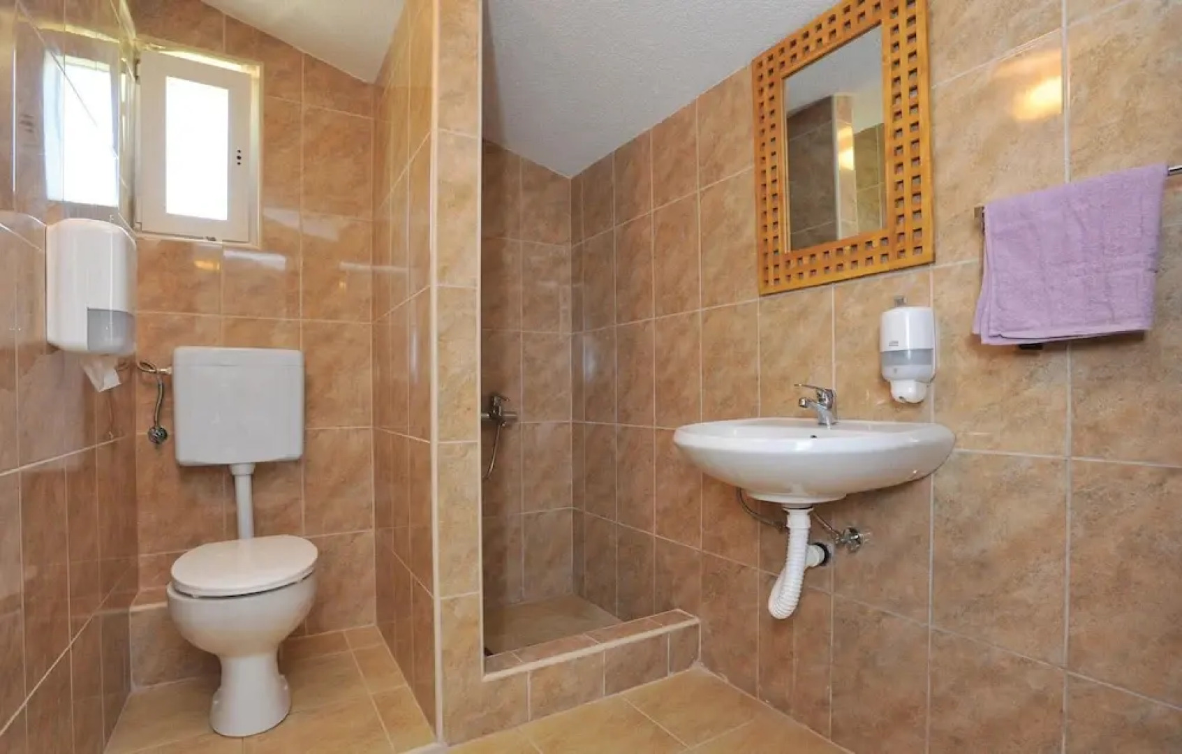 Beautiful Home in Kastel Stari With Wifi and 7 Bedrooms