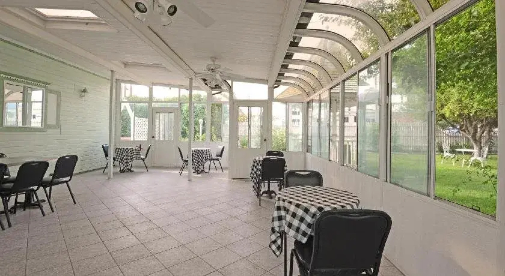 All Aboard Cafe and Inn