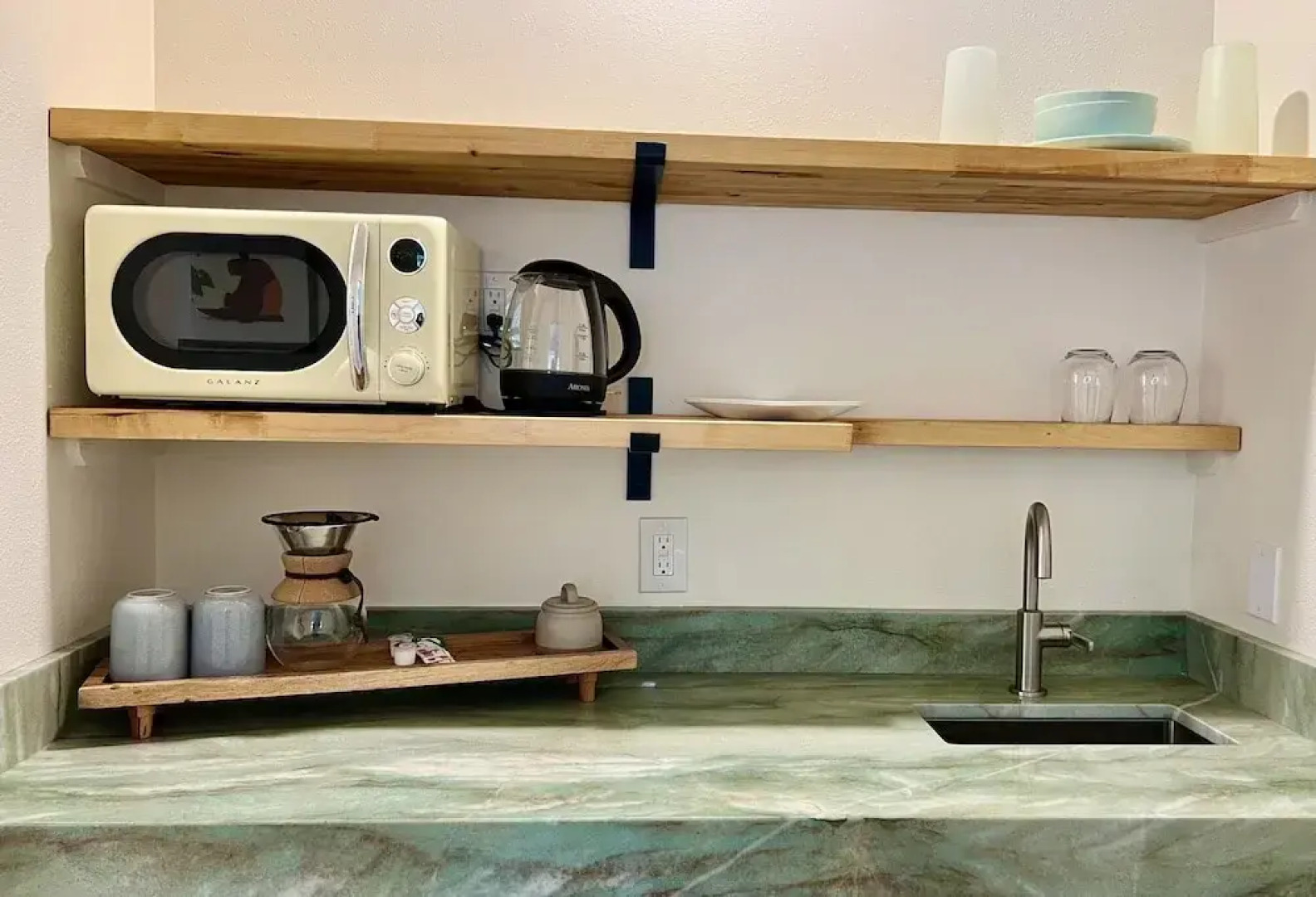 Mango Sunset Bed and Breakfast