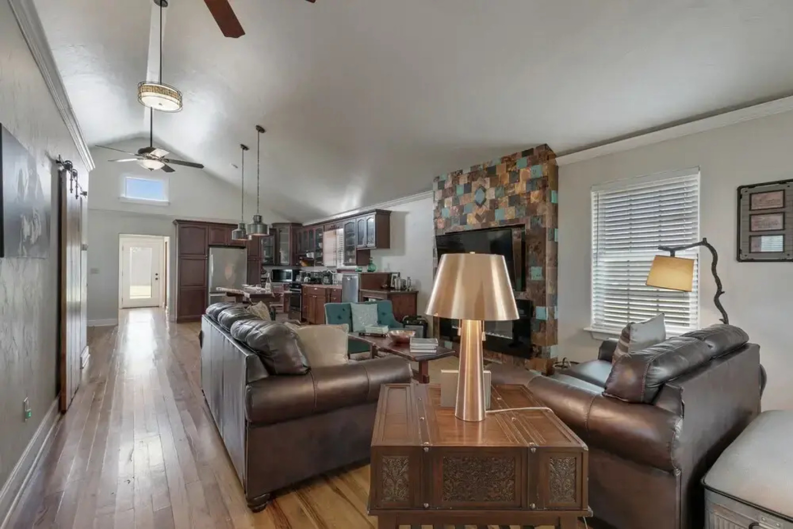 Gorgeous Home W/hot Tub&grill