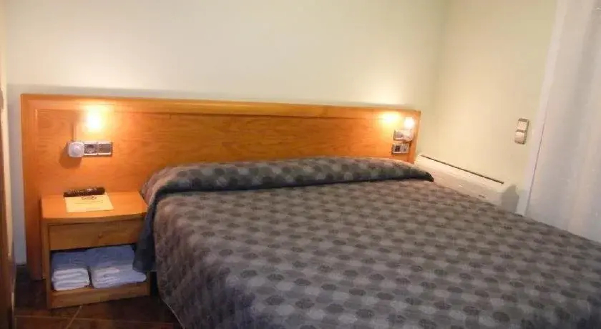 Amolls Restaurant i Habitacions