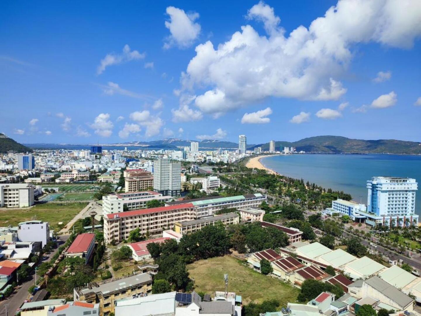 Flc Sea Tower Quy Nhơn Beach