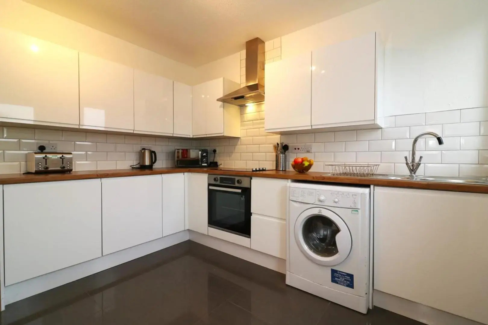 Signature - Glen Lee House