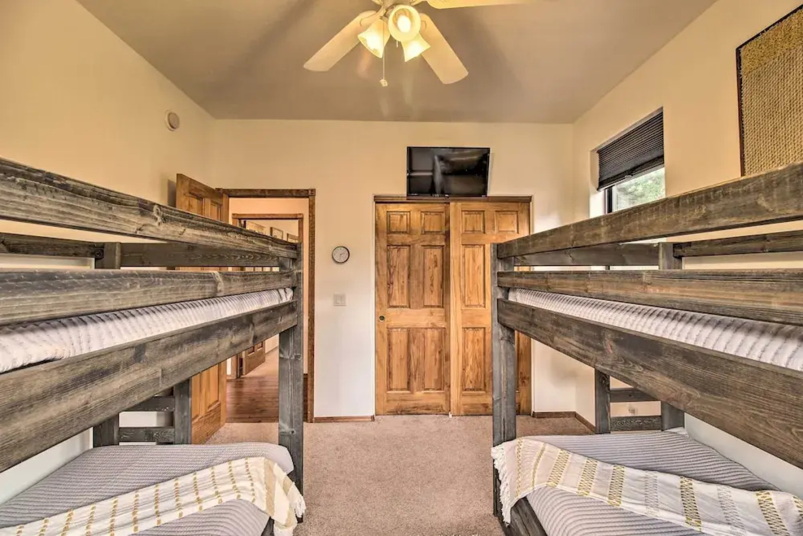 Show Low 'a-to-z Cabin' With Deck & Gas Grill!