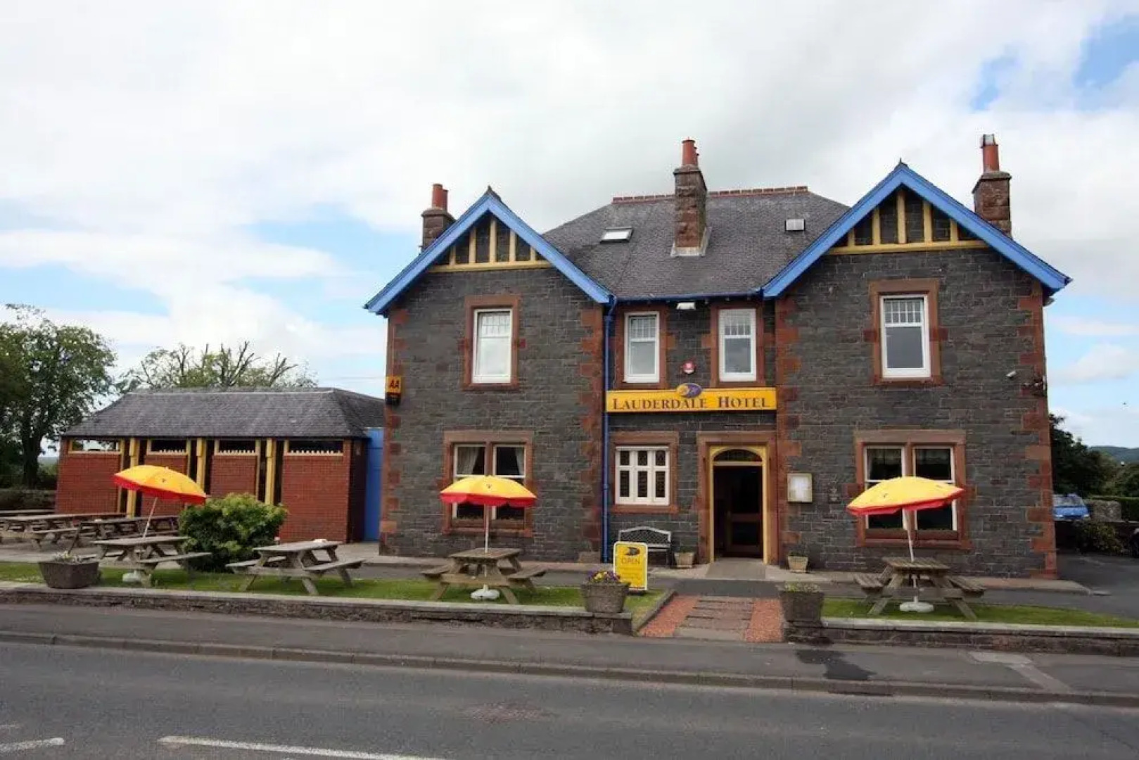 The Lauderdale Hotel