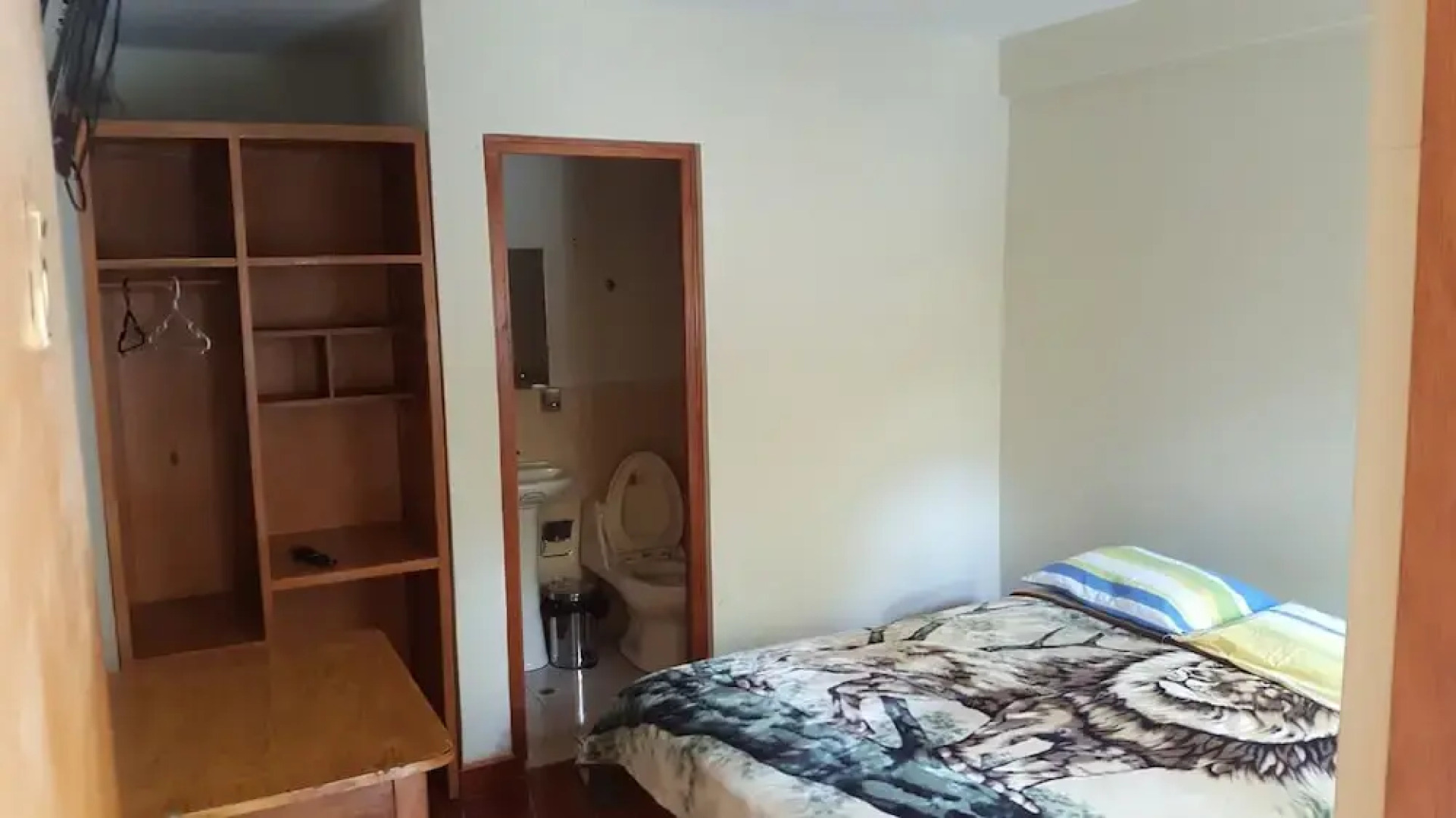 Hostal y Restaurante Business Rosh