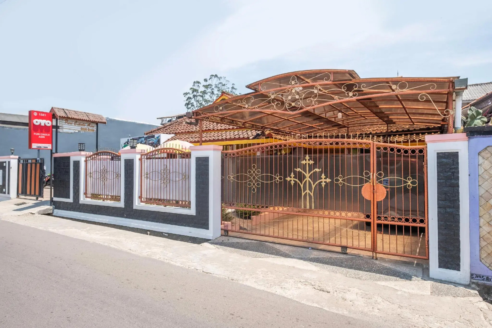 Capital O 1541 Puri Cikole Asri