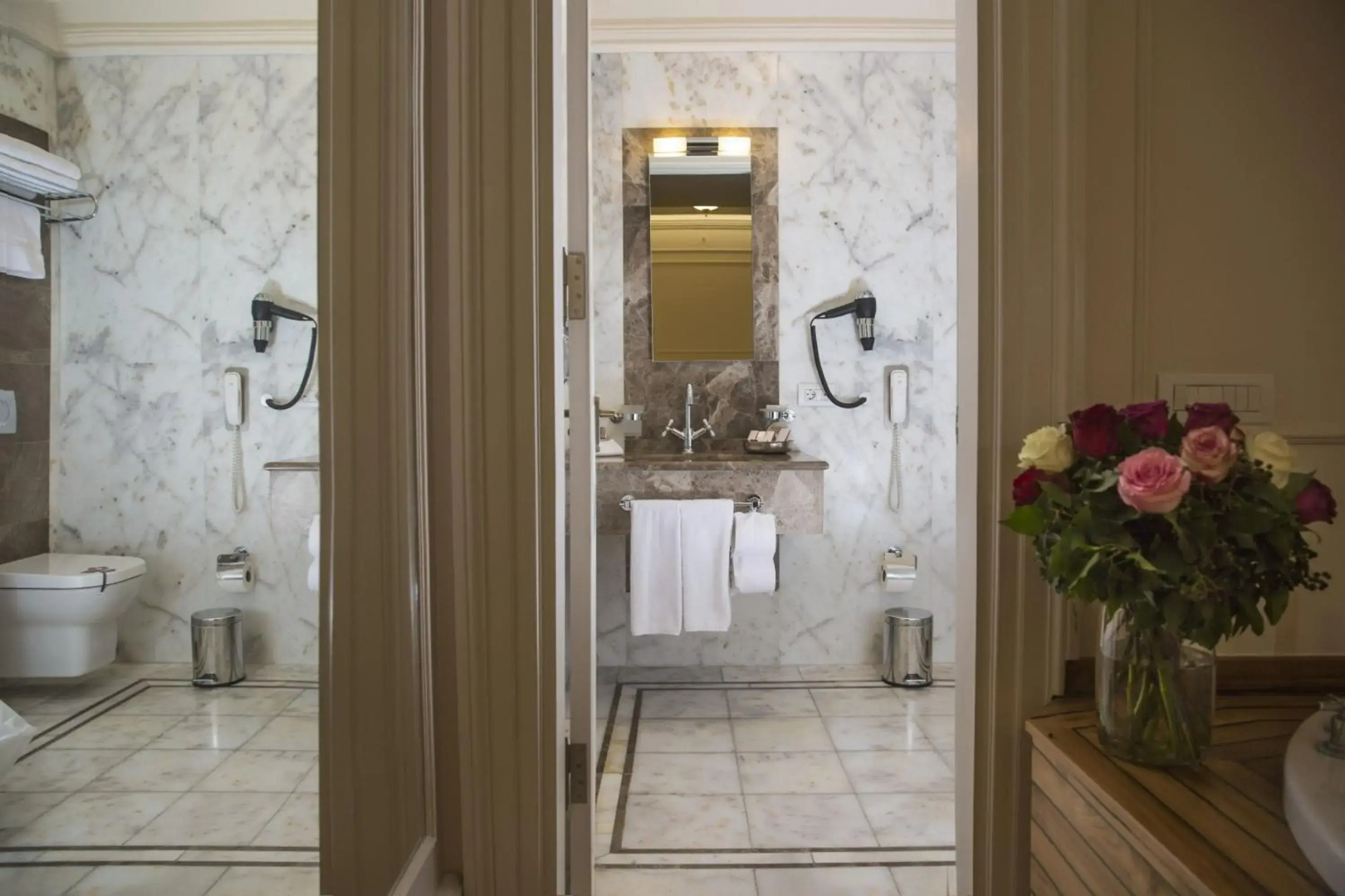 Corinne Art & Boutique Hotel