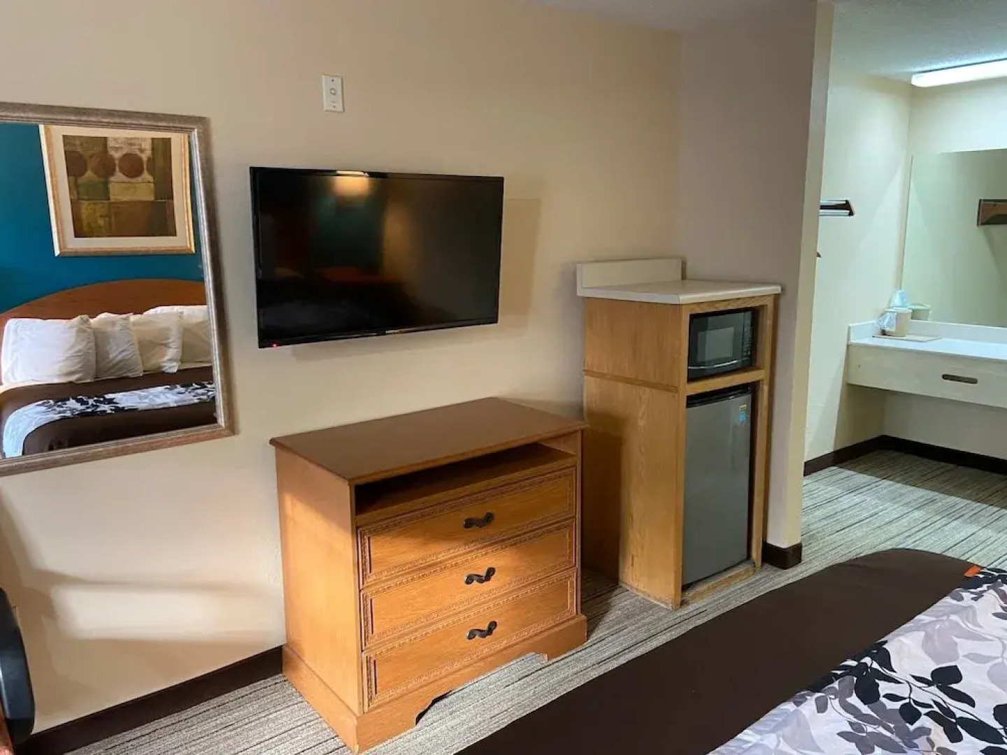 Ashwood Inn & Suites