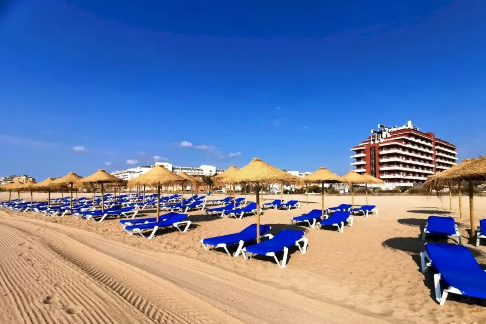 Aparthotel Acualandia