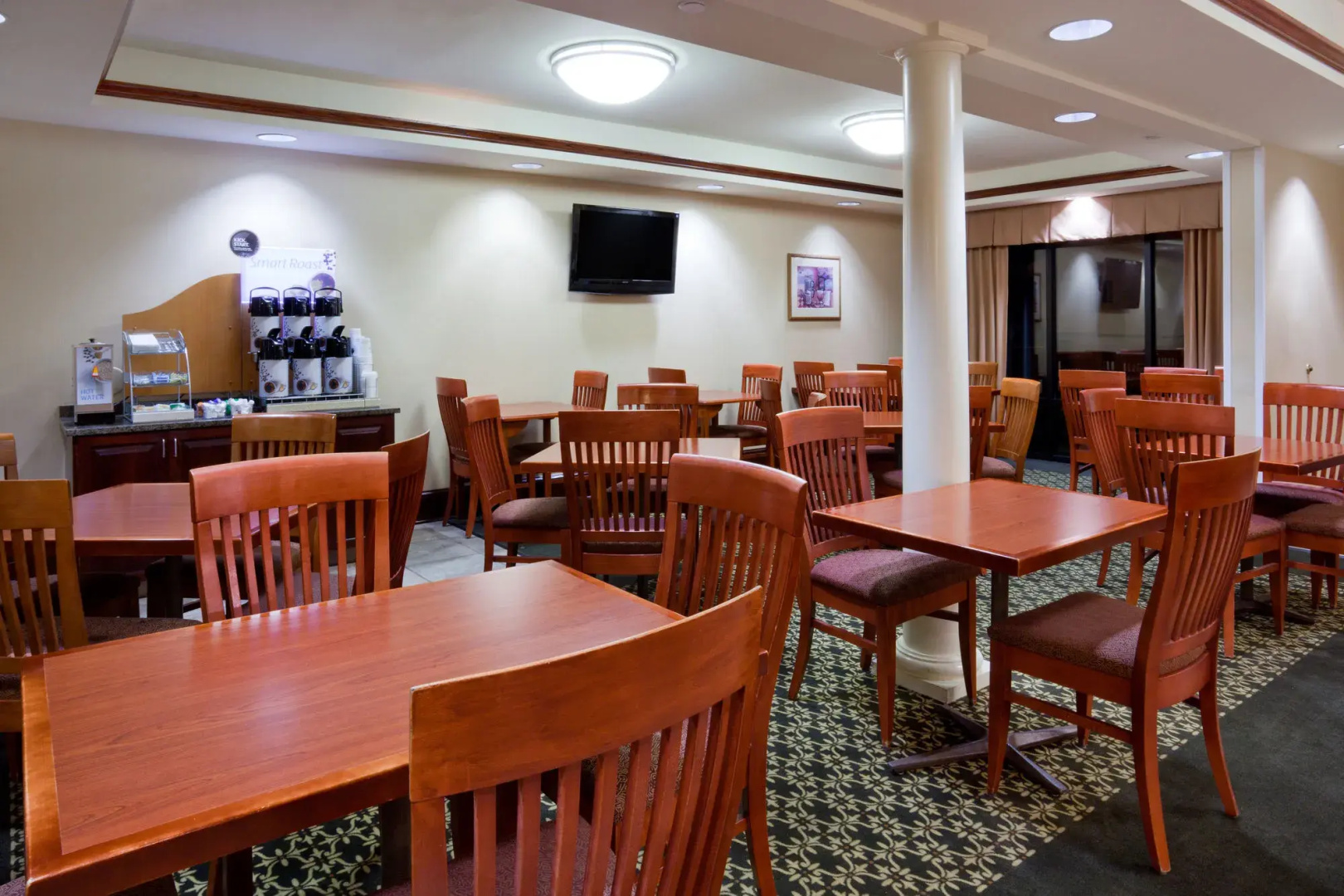 Holiday Inn Express & Suites - Interstate 380 at 33rd Avenue by IHG