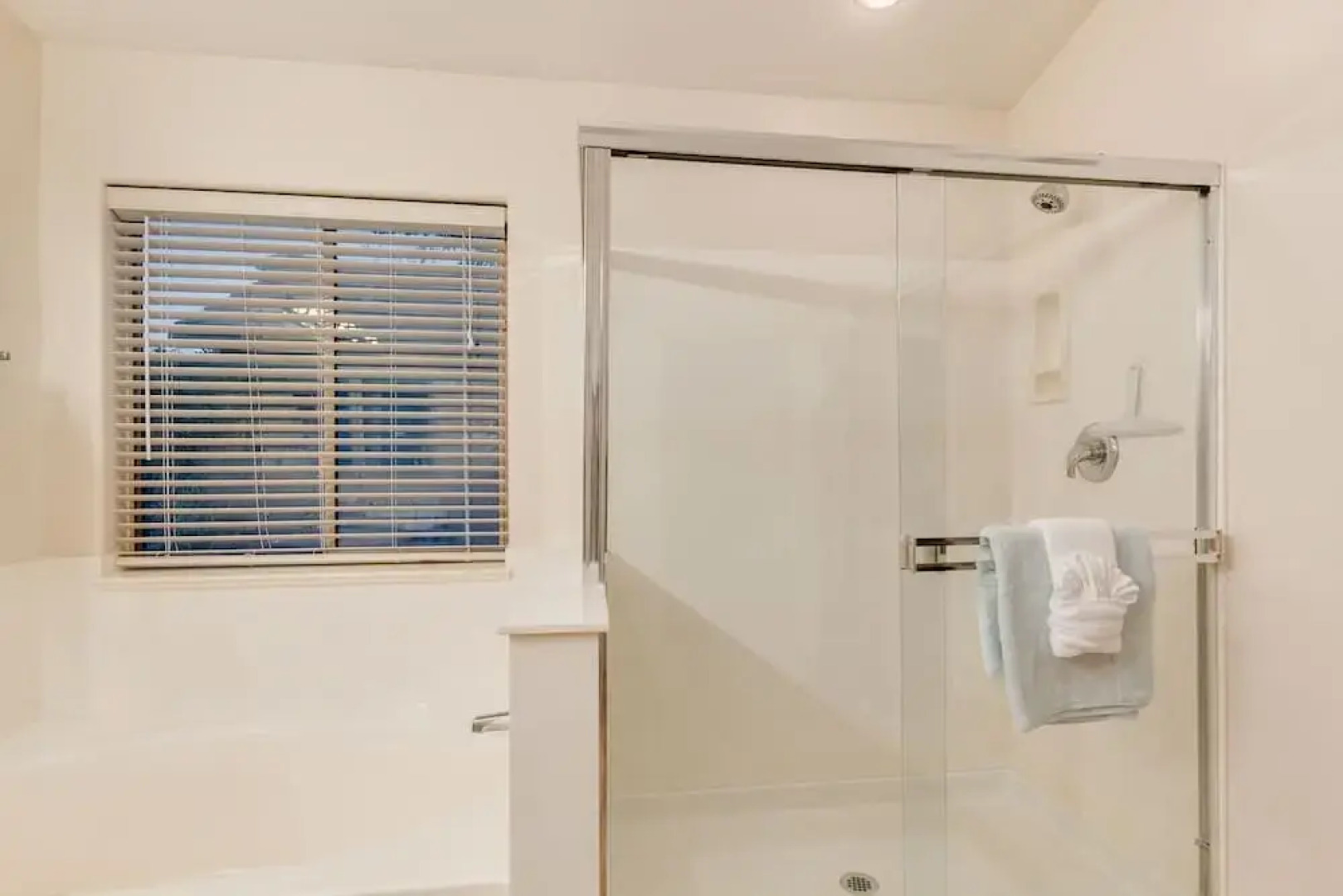 Desert Trail Lane 3 Bedroom Home