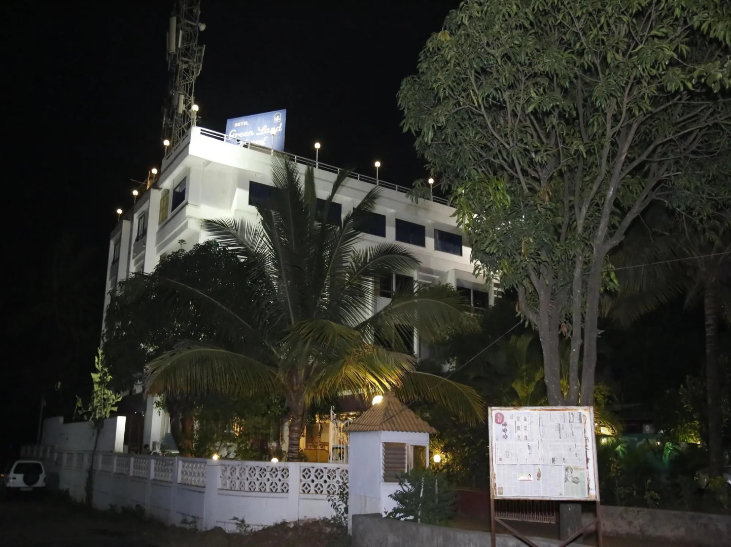 OYO 2726 Hotel Elegant