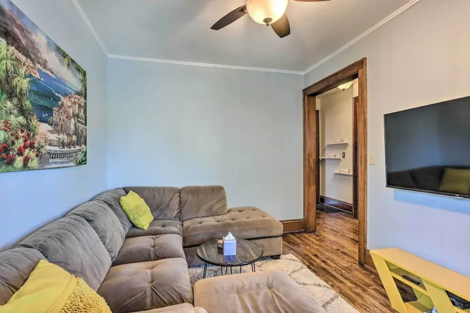 Milwaukee Home < Half Mi to Lake Michigan!