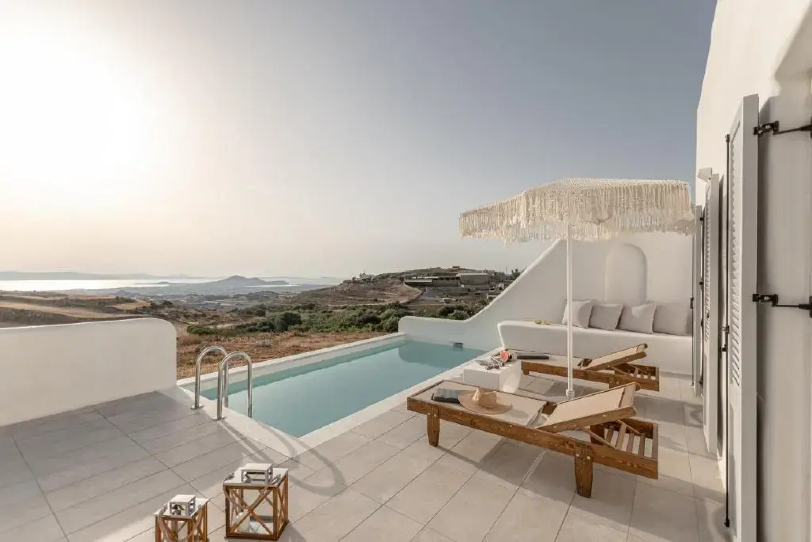 Ariadne's Crown Suites