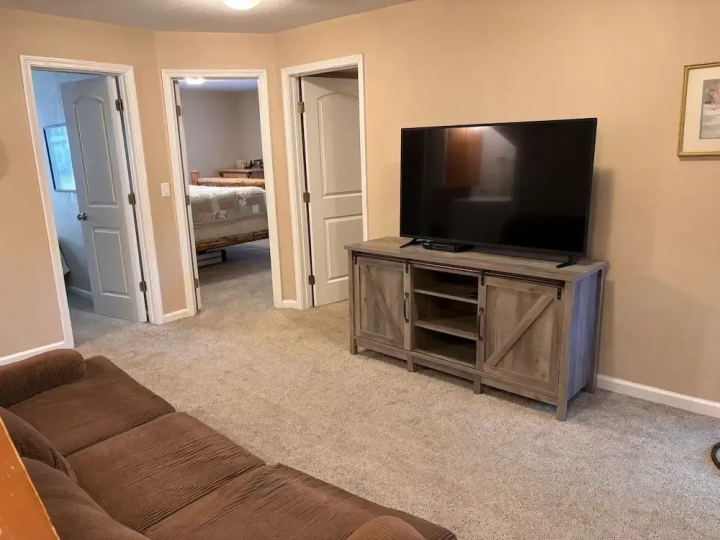 Ormsby House 1489O 4 Bedroom Home by RedAwning