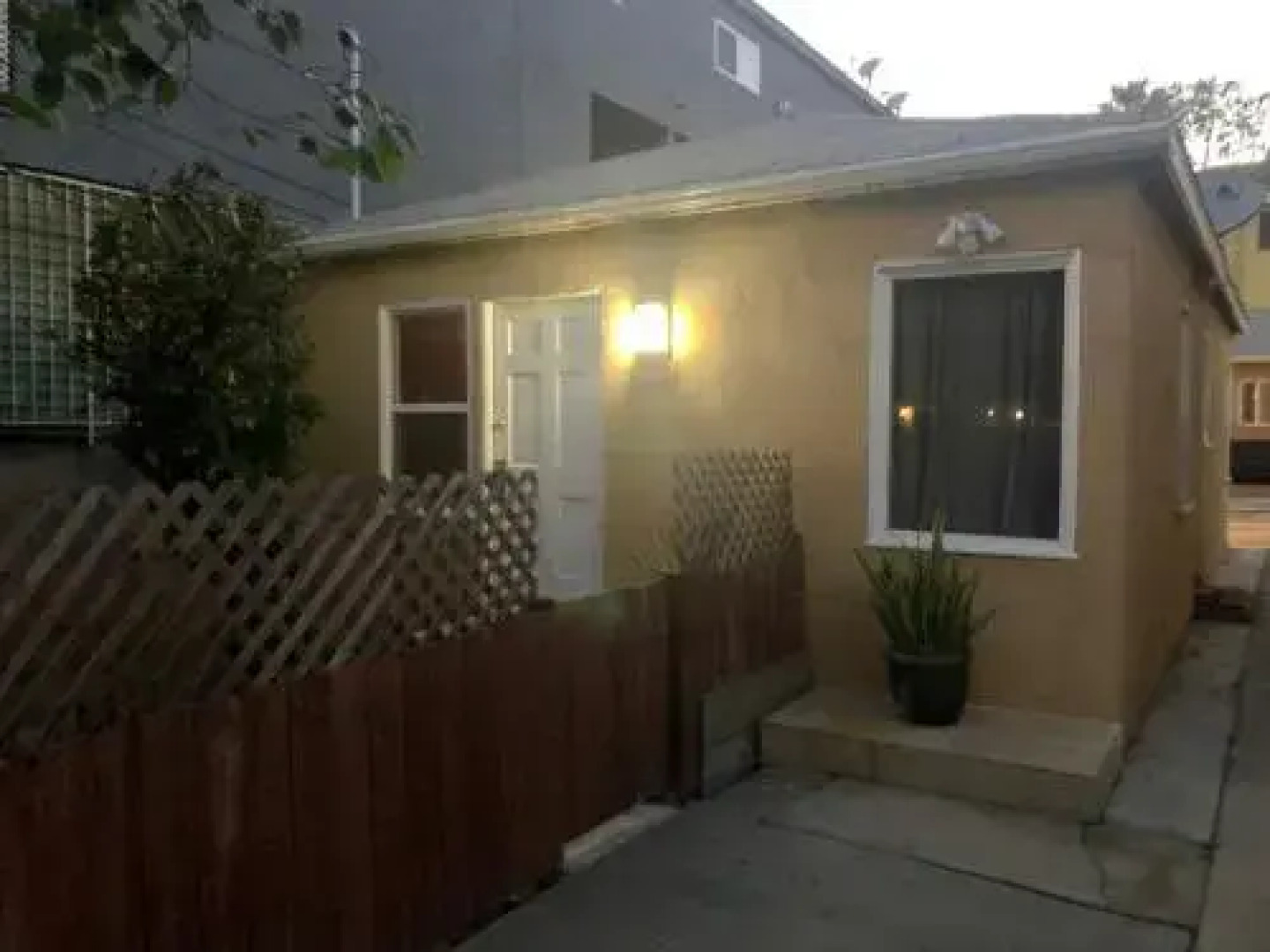 Nice 2 Bedroom in Burbank