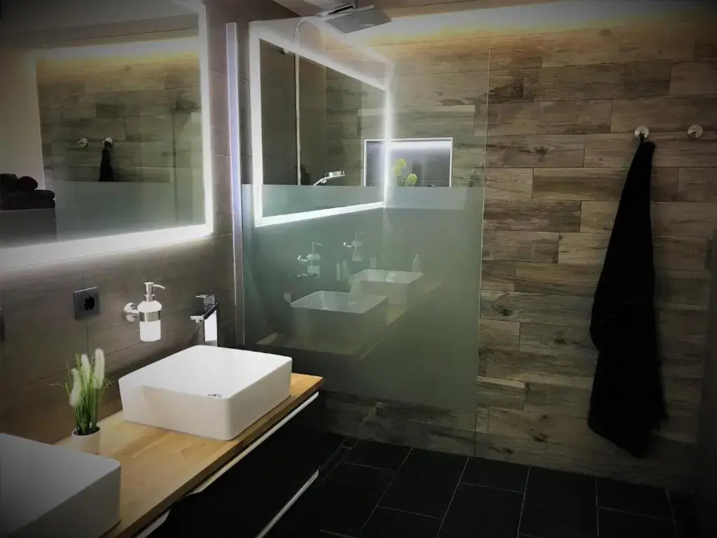 Family Apartments - Salzhausblick Ferienwohnungen