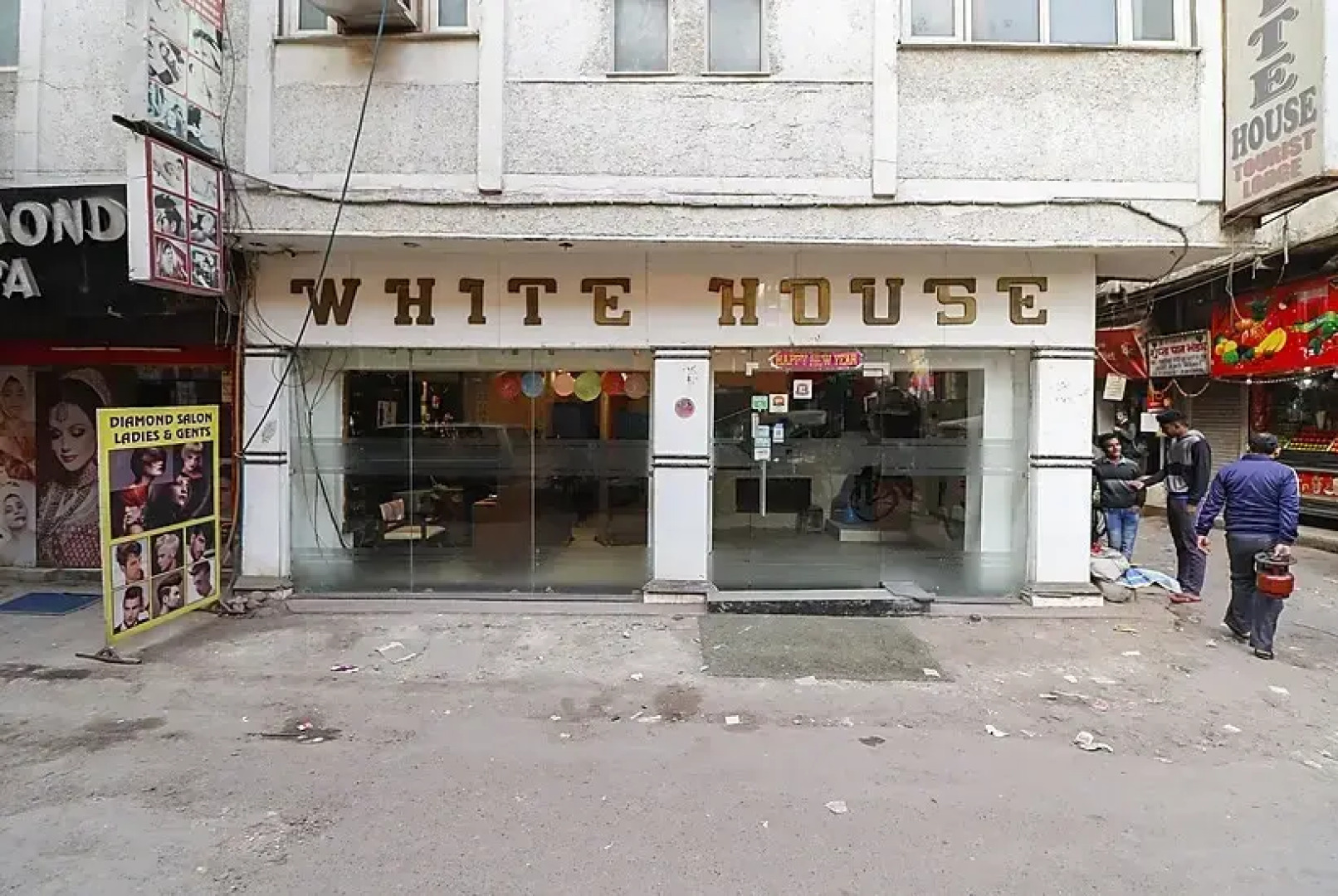 White House Tourist Lodge