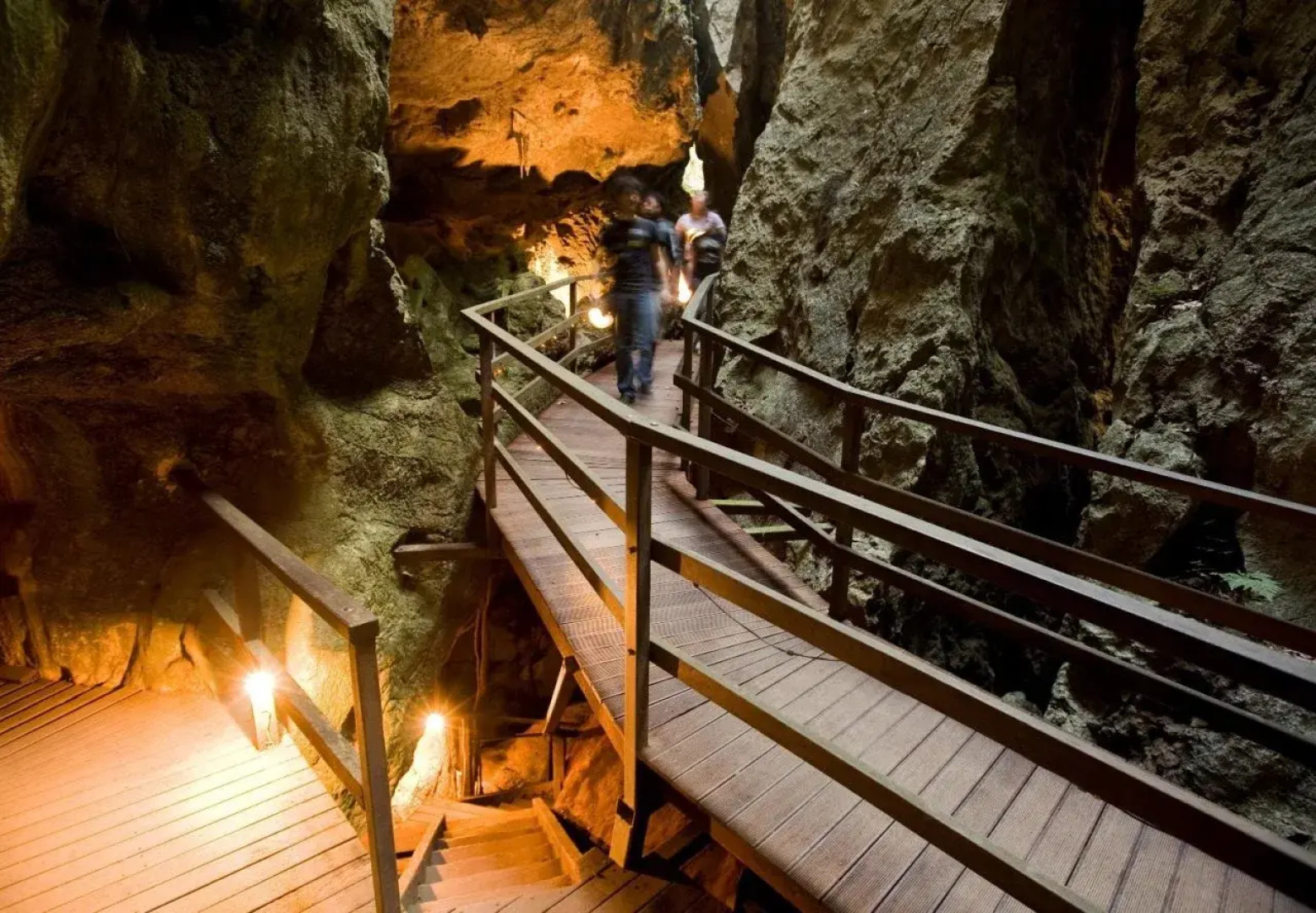 Capricorn Caves - Caravan Park