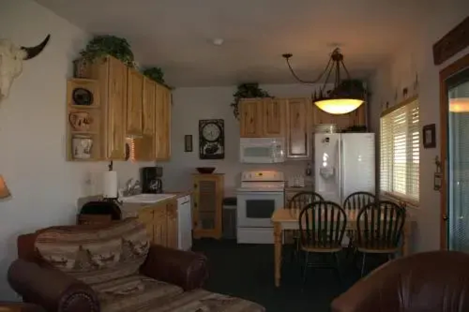 Yellowstone Park Riverfront Cabins