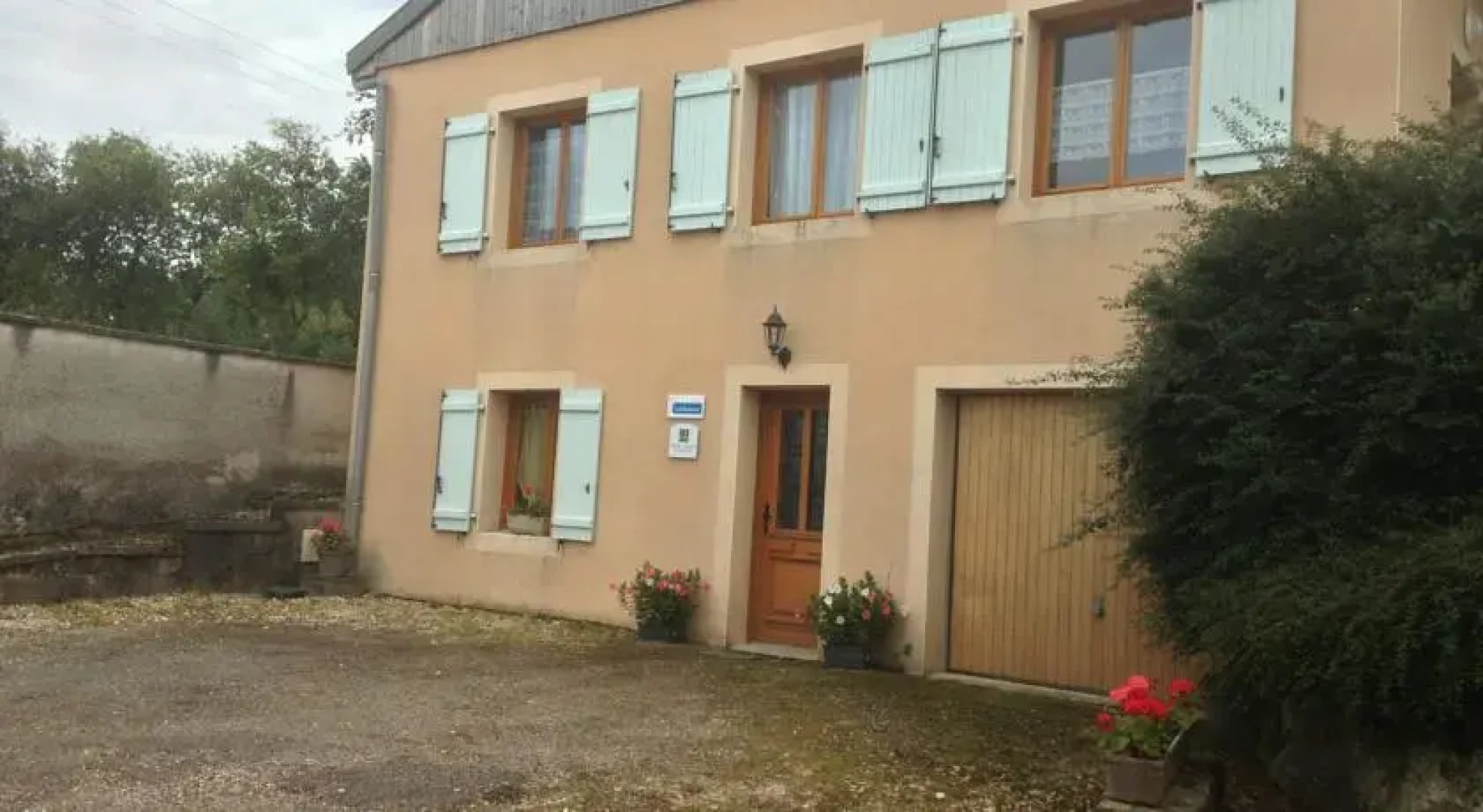 Cottage House Peigney
