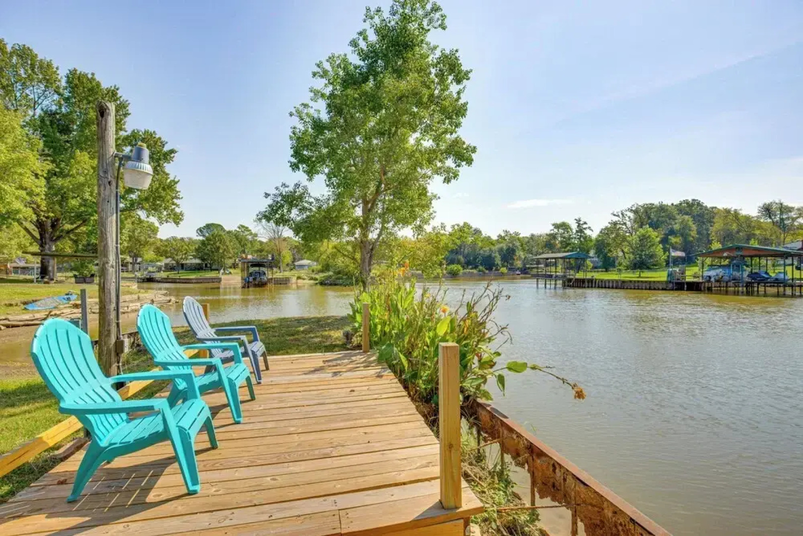 Cedar Creek Reservoir Retreat w/ Fire Pit + Deck!