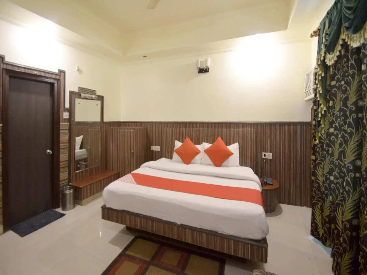 OYO 6647 Om Hari Residency