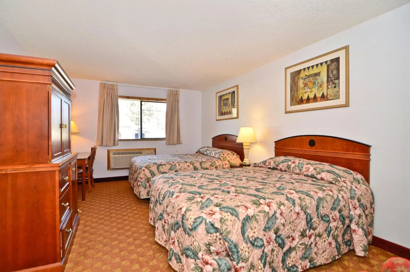 Econo Lodge Inn & Suites Madras