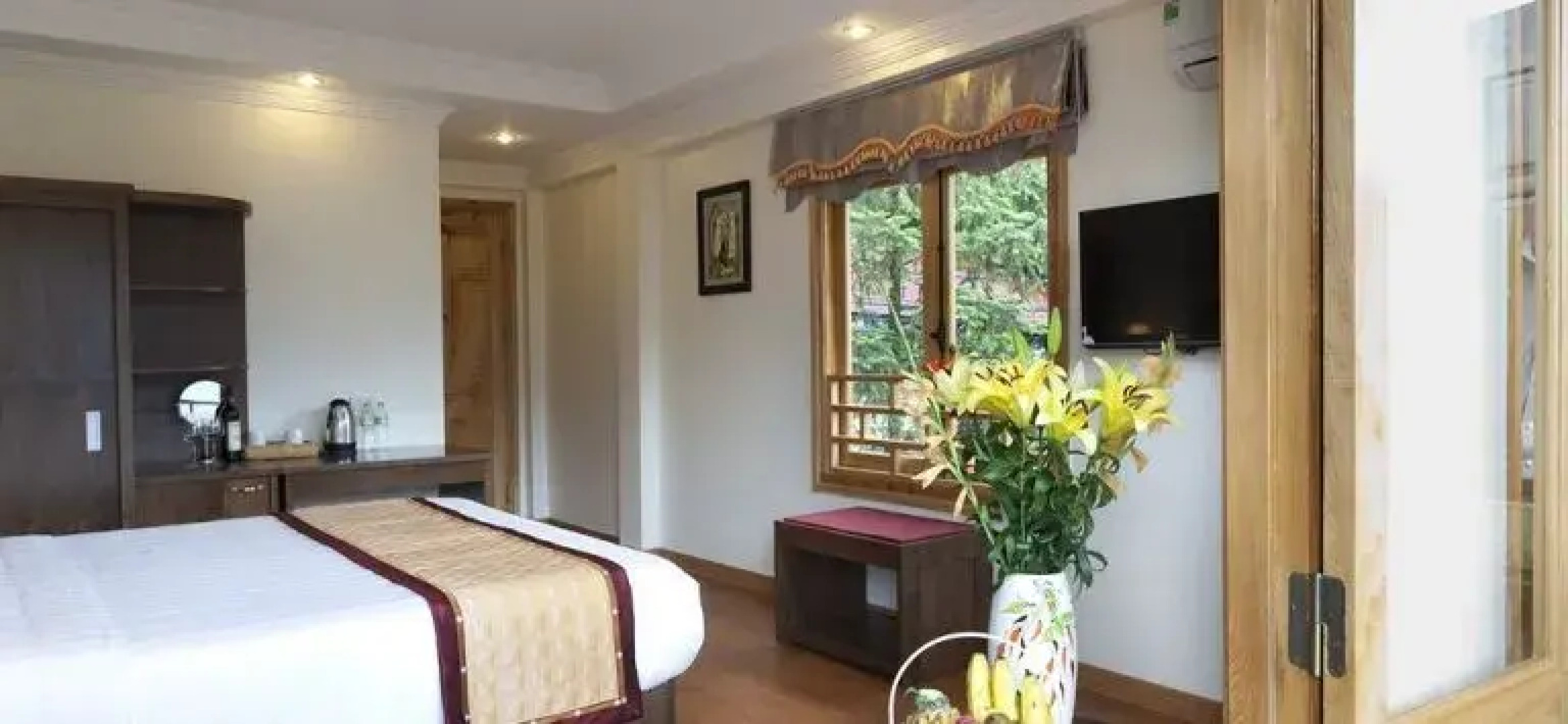 Eden Mountain View Hotel