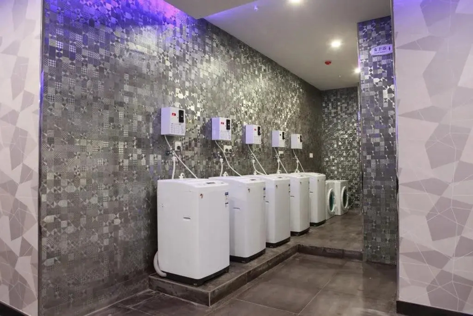 Hangzhou Space Capsule Hotel