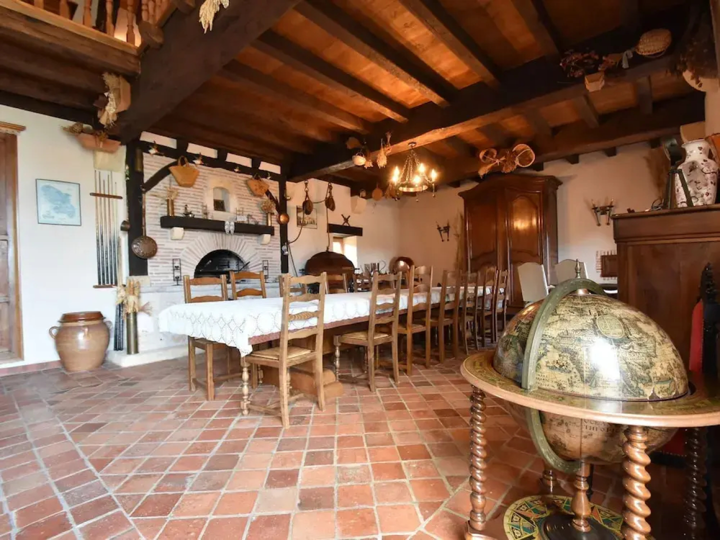 Beautiful Holiday Home with Heated Pool in Cazals France
