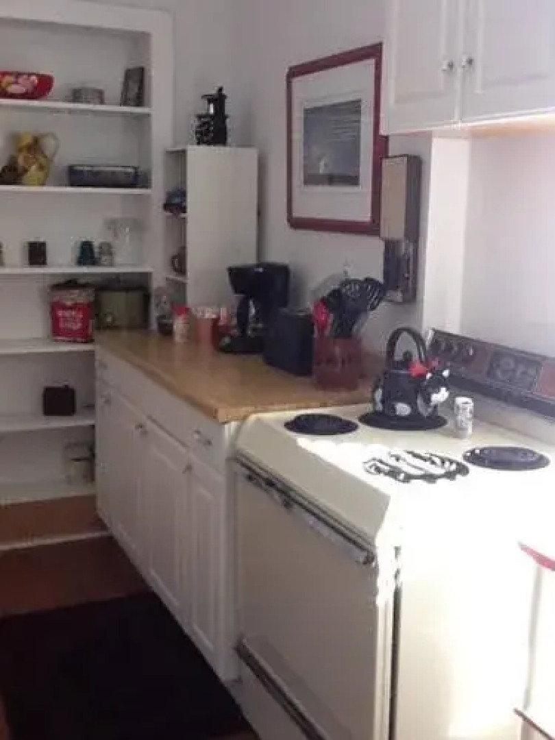 Bronco Bobbi's Hideout & Calamity Jane's